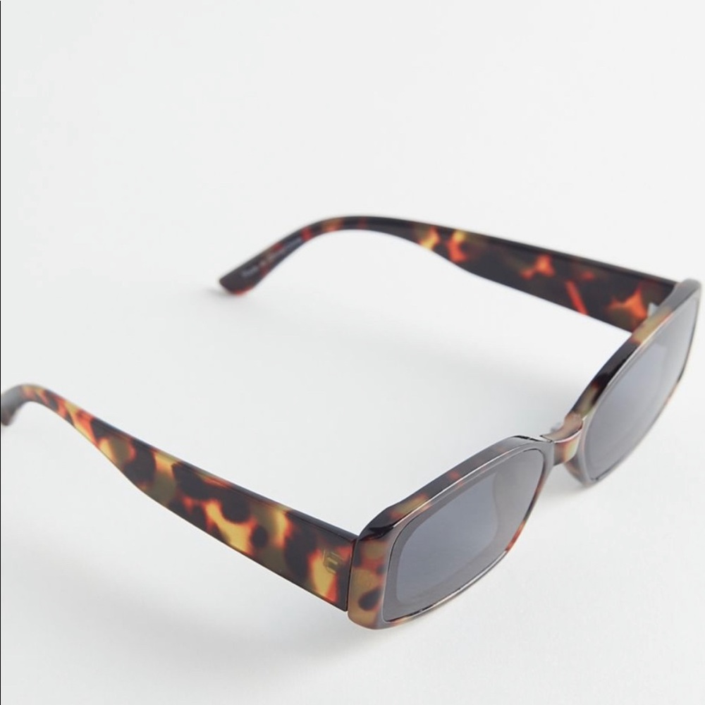 Urban Outfitters Grace Plastic Sunglasses